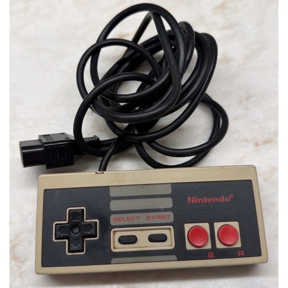 Nintendo 1985 Controller Original NES-0044 Button Layout Propietary Connector